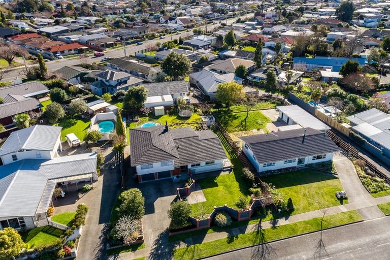 Photo of property in 9 Upham Crescent, Taradale, Napier, 4112