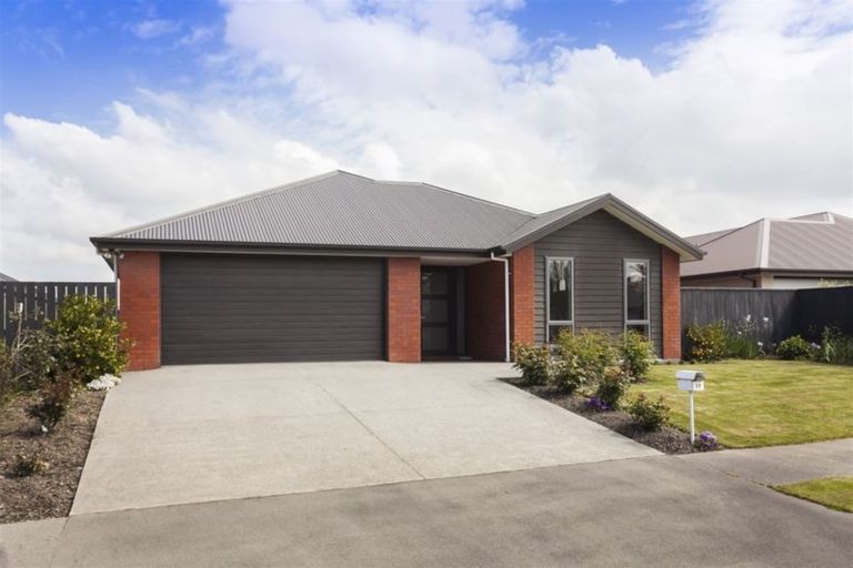 Photo of property in 17 Millesimes Way, Yaldhurst, Christchurch, 8042