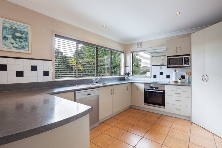 Photo of property in 154 Evans Road, Papamoa Beach, Papamoa, 3118