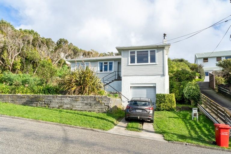Photo of property in 22 Lyndfield Lane, Newlands, Wellington, 6037
