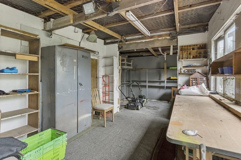 Photo of property in 28 Lowtherhurst Road, Massey, Auckland, 0614