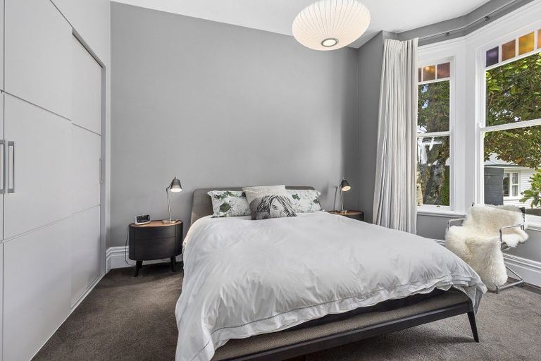 Photo of property in 69 Creswick Terrace, Northland, Wellington, 6012