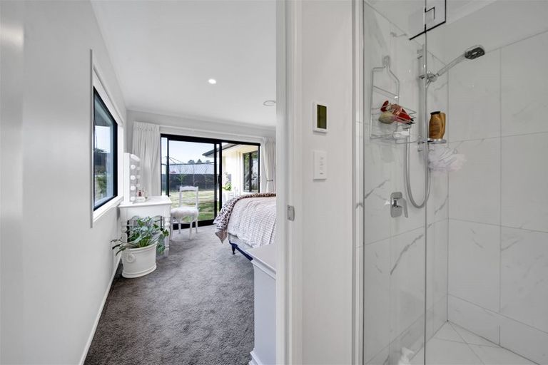 Photo of property in 36 Fernbrook Drive, Hurworth, New Plymouth, 4310