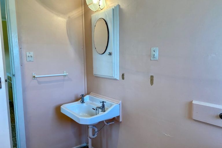 Photo of property in 9a Kirton Crescent, Manurewa, Auckland, 2102