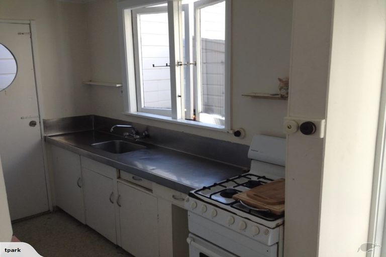 Photo of property in 73 Pirie Street, Mount Victoria, Wellington, 6011