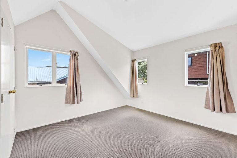 Photo of property in 2/30 Forest Hill Road, Henderson, Auckland, 0612