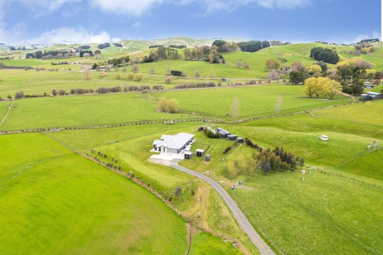 Photo of property in 52 Highlands Drive, Waipawa, 4210