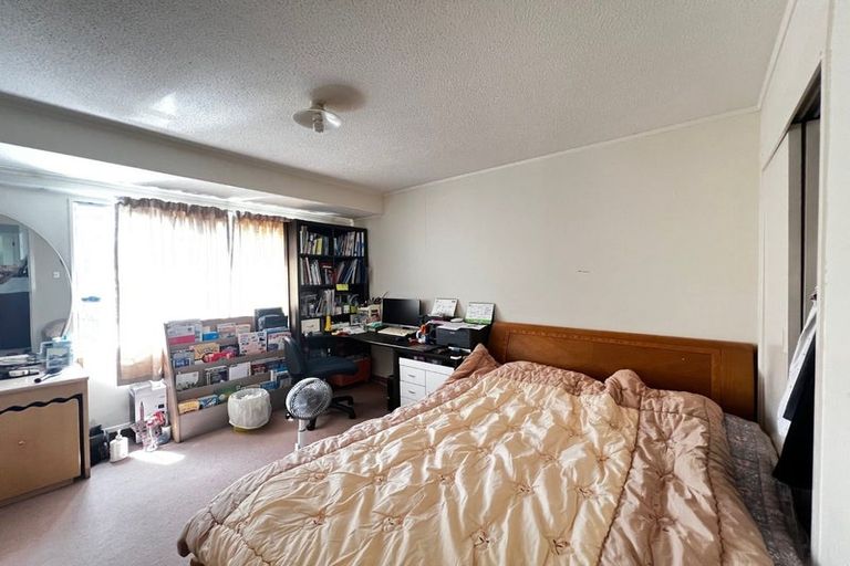 Photo of property in 3/20a Lavery Place, Sunnynook, Auckland, 0632