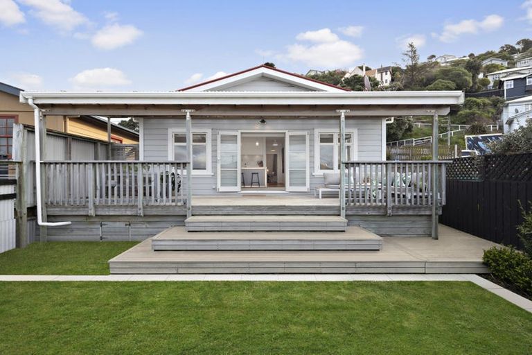 Photo of property in 3 Endeavour Street, Lyall Bay, Wellington, 6022