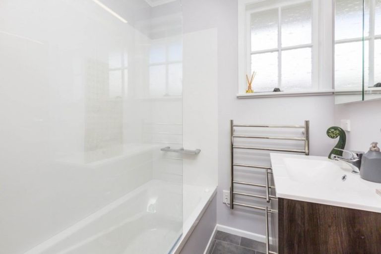 Photo of property in 35 Tacoma Drive, Totara Park, Upper Hutt, 5018