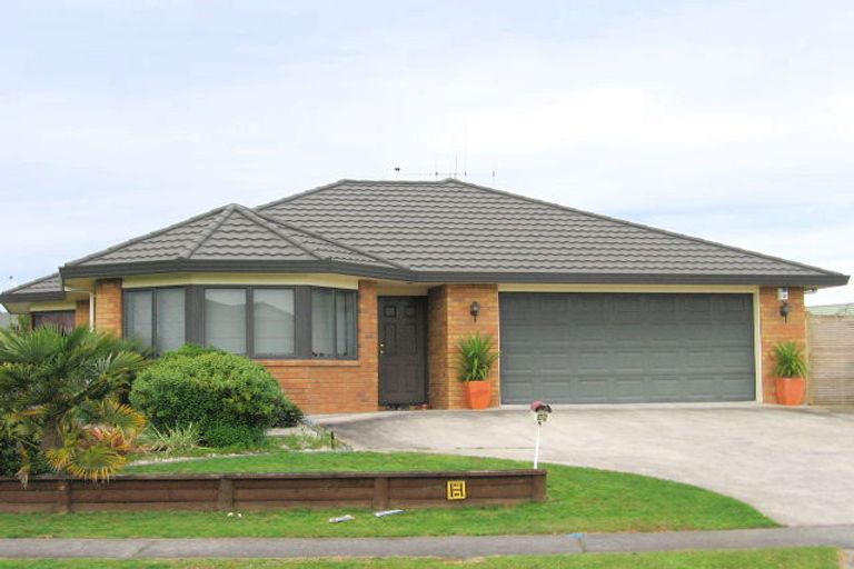 Photo of property in 35 Waiwherowhero Drive, St Andrews, Hamilton, 3200