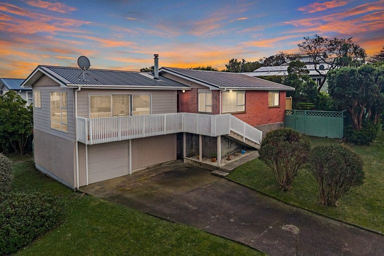 Photo of property in 153 Conclusion Street, Ascot Park, Porirua, 5024