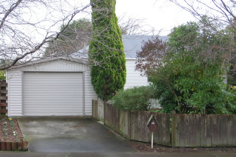 Photo of property in 38 Escort Grove, Awapuni, Palmerston North, 4412