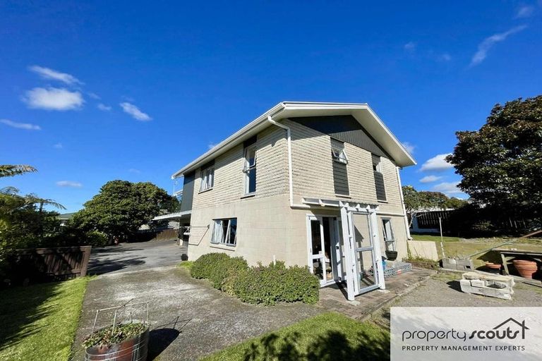 Photo of property in 12 Te Ngaere Place, Merrilands, New Plymouth, 4312