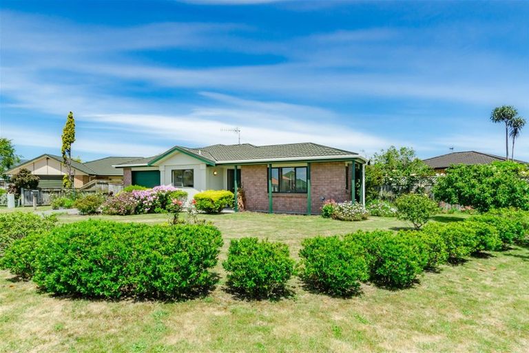Photo of property in 16 Beachwater Grove, Paraparaumu Beach, Paraparaumu, 5032