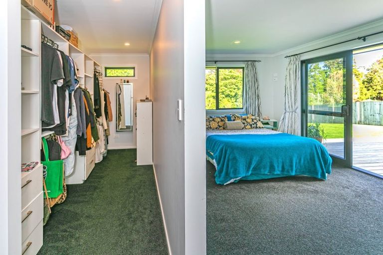 Photo of property in 2 Cherry Lane, Coromandel, 3506