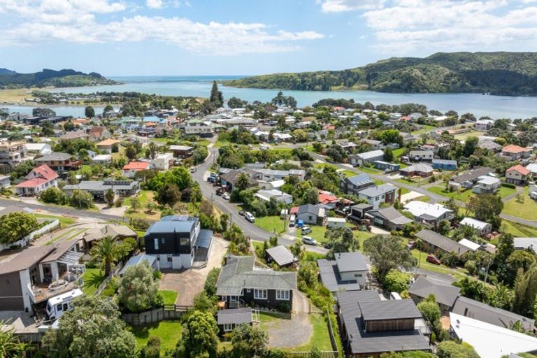 Photo of property in 37 Long Street, Raglan, 3225