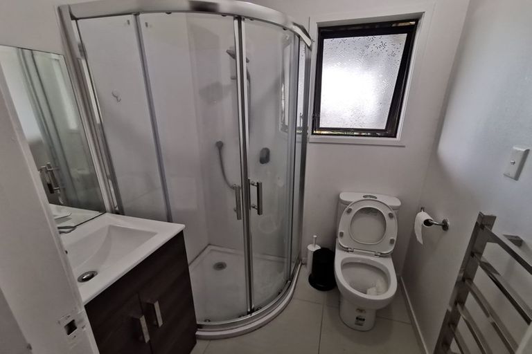 Photo of property in 81 College Road, Northcote, Auckland, 0627