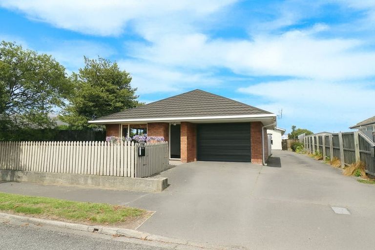 Photo of property in 1/104 Bassett Street, Burwood, Christchurch, 8083