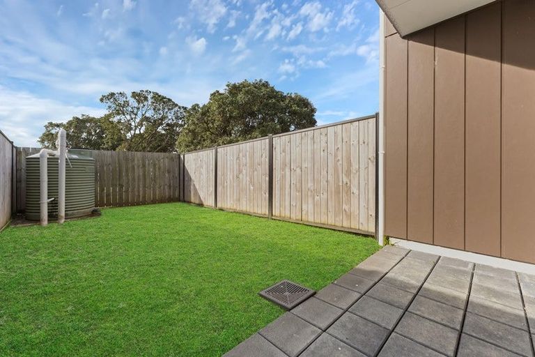 Photo of property in 7 Eileen Newey Place, Henderson, Auckland, 0612