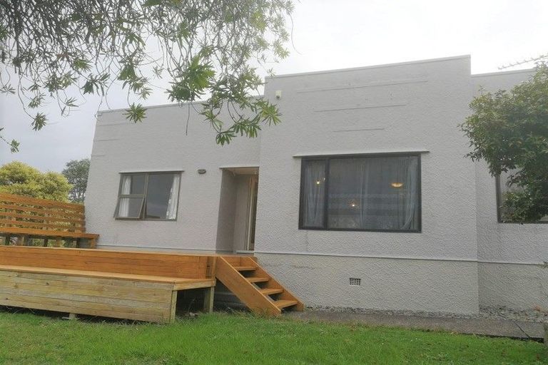 Photo of property in 14 Seafarer Crescent, Stanmore Bay, Whangaparaoa, 0932