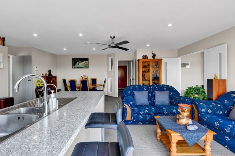 Photo of property in 14d Maple Crescent, Whalers Gate, New Plymouth, 4310