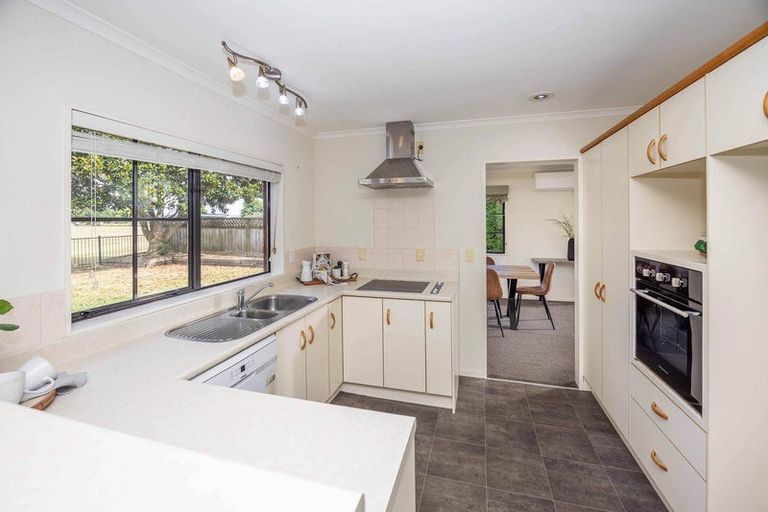 Photo of property in 11 Greenough Place, Rototuna, Hamilton, 3210