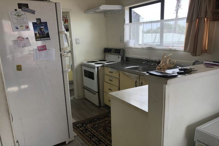 Photo of property in 3 Iris Place, Clendon Park, Auckland, 2103