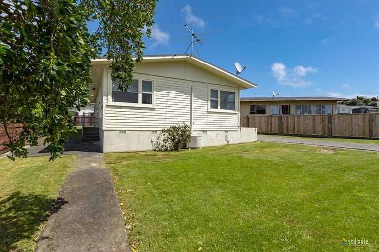 Photo of property in 46 Beaumaris Crescent, Ascot Park, Porirua, 5024