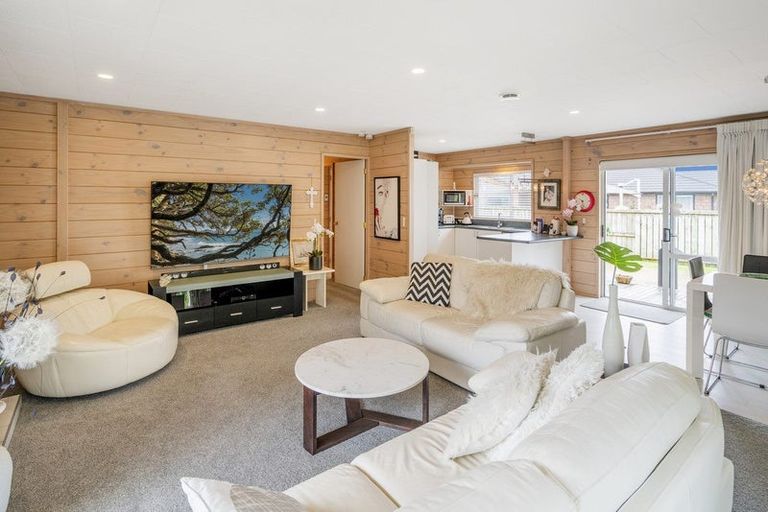 Photo of property in 39 Cholmondeley Crescent, Whitianga, 3510