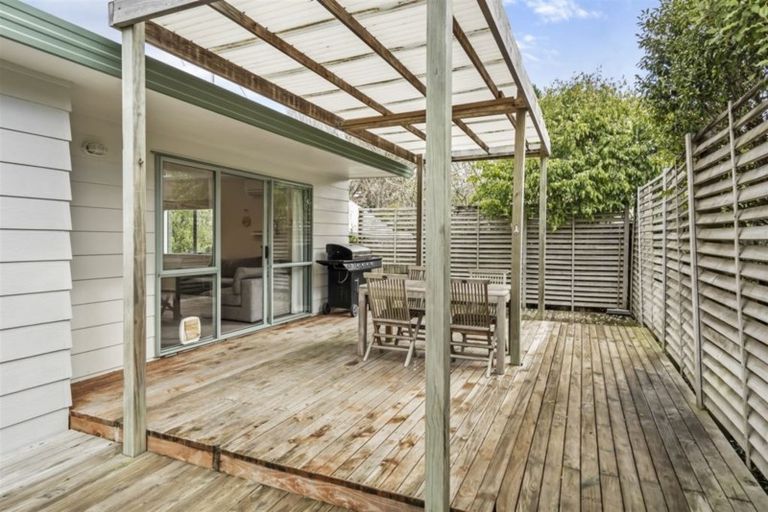 Photo of property in 103a Brian Crescent, Stanmore Bay, Whangaparaoa, 0932