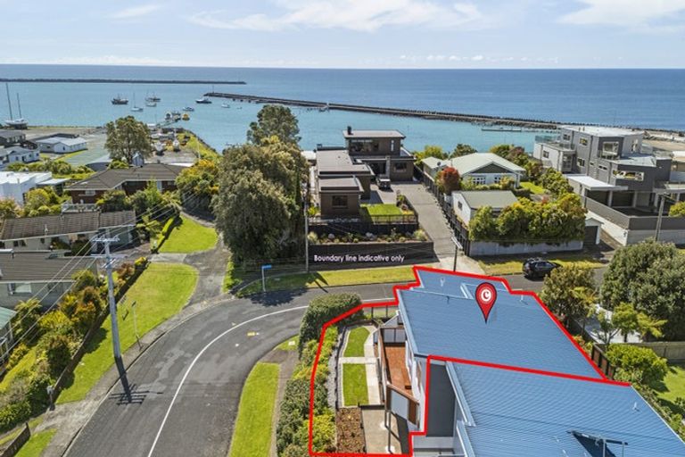 Photo of property in 27 Roy Terrace, Moturoa, New Plymouth, 4310