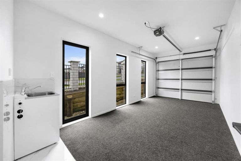 Photo of property in 57 Drumbuoy Drive, Flat Bush, Auckland, 2019