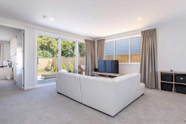 Photo of property in 8 Glide Lane, Whitby, Porirua, 5024