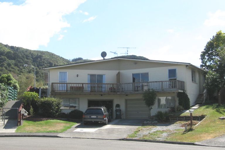 Photo of property in 2/20 Dakota Grove, Totara Park, Upper Hutt, 5018