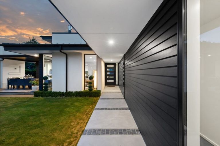 Photo of property in 64 Clyde Road, Ilam, Christchurch, 8041