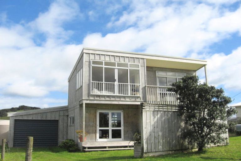 Photo of property in 3 Hall Road, Pataua North, Whangarei, 0175
