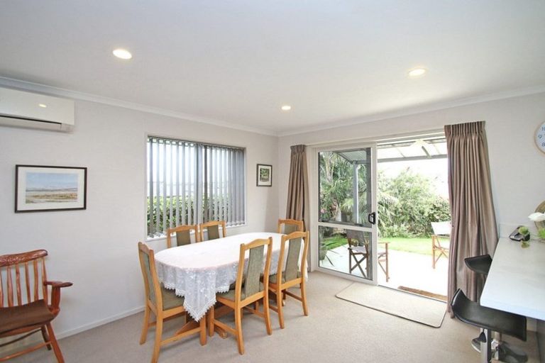 Photo of property in 81 Farnborough Drive, Grandview Heights, Hamilton, 3200