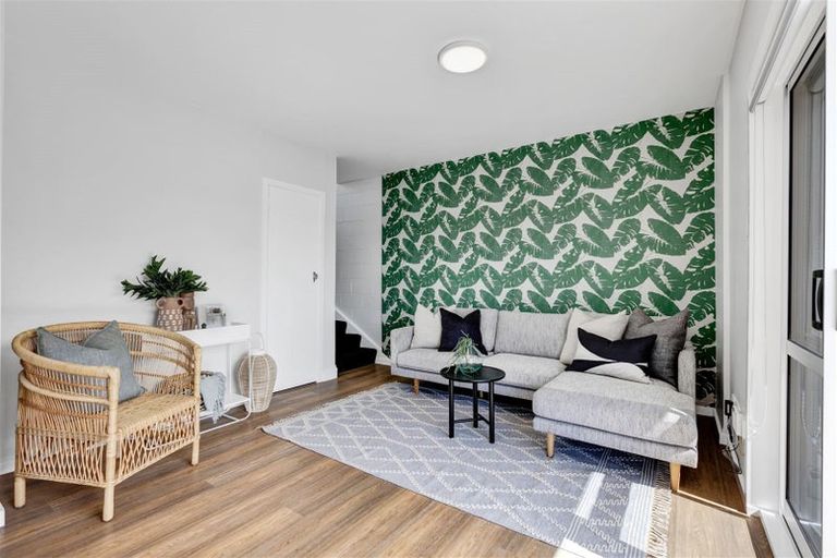 Photo of property in 38d Breakwater Road, Moturoa, New Plymouth, 4310