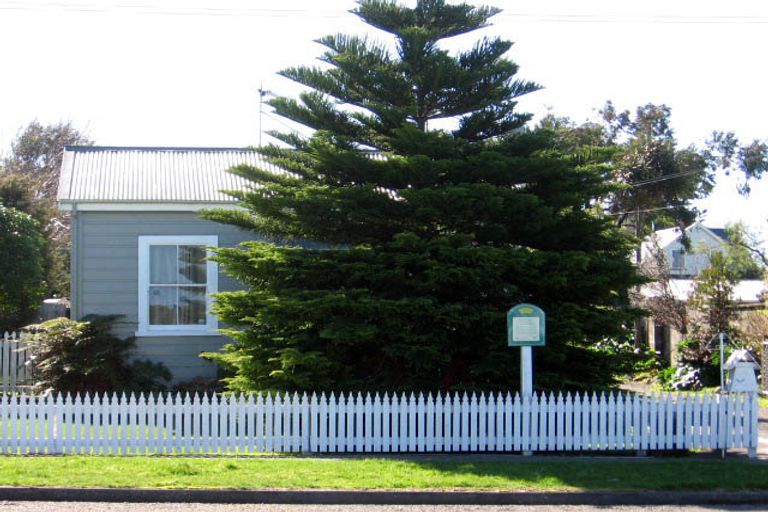 Photo of property in 13 Fox Street, Featherston, 5710