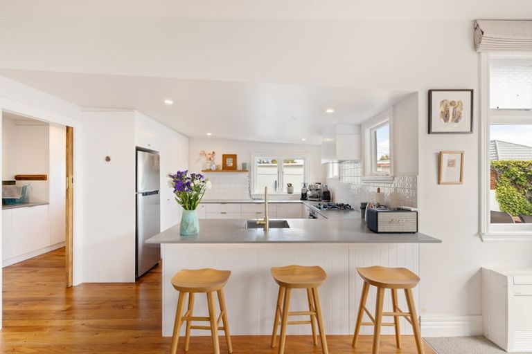 Photo of property in 36 Ngaio Street, Saint Martins, Christchurch, 8022