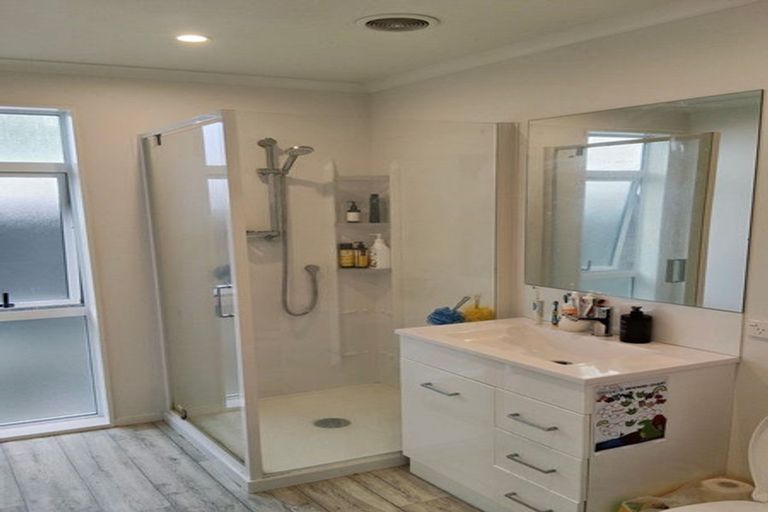 Photo of property in 10 Cohen Place, Milson, Palmerston North, 4414