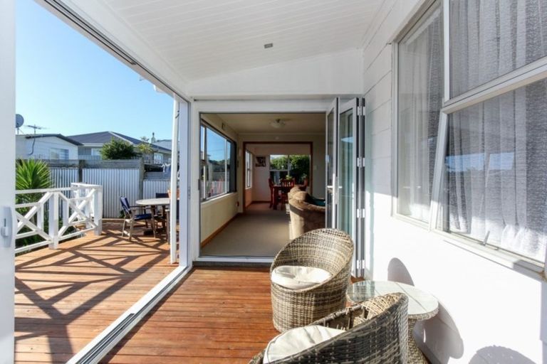 Photo of property in 6 Mouatt Street, Waitara, 4320