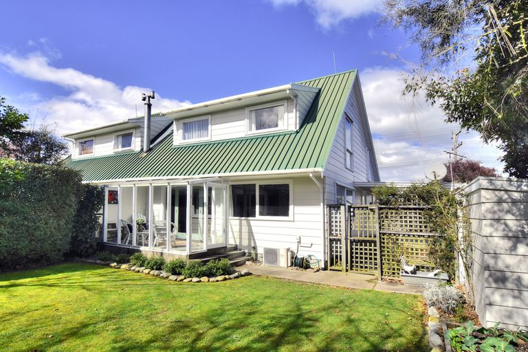 Photo of property in 43 Oak Street, Masterton, 5810