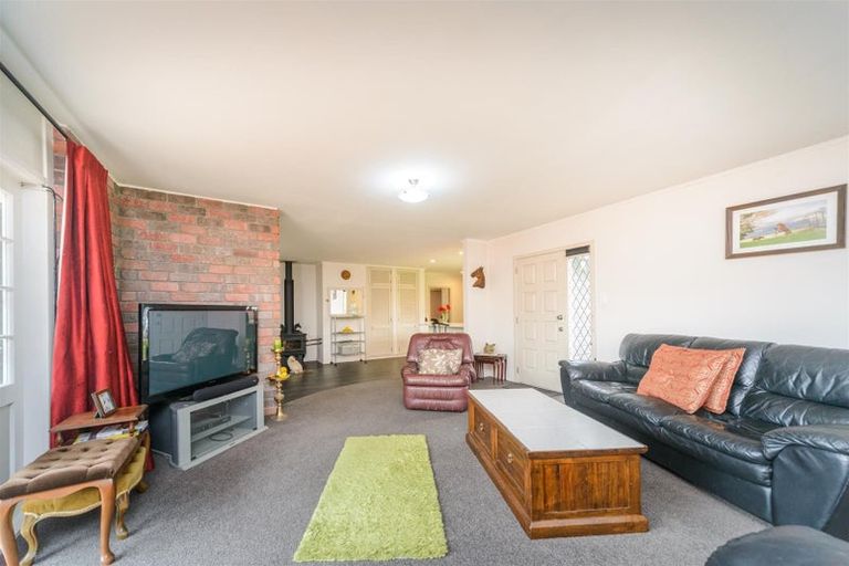 Photo of property in 273 Parewanui Road, Bulls, 4894