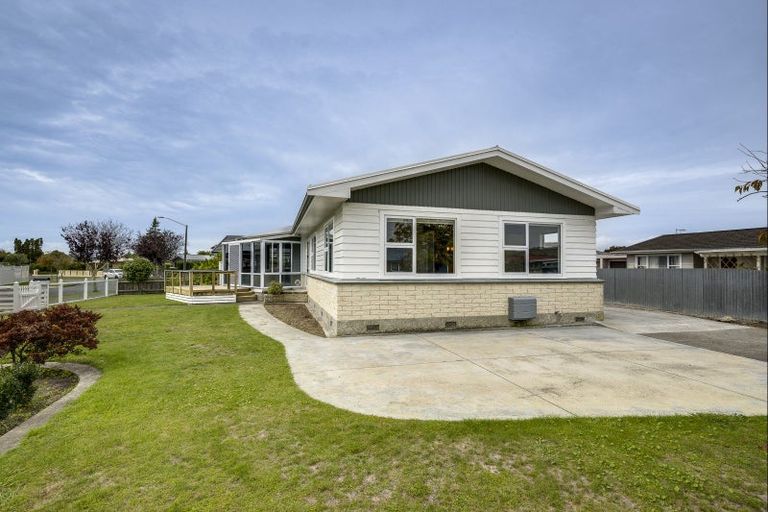 Photo of property in 4 Upham Crescent, Taradale, Napier, 4112
