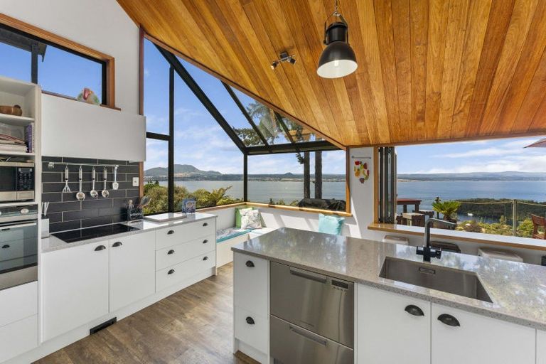 Photo of property in 85 Mapara Road, Acacia Bay, Taupo, 3385