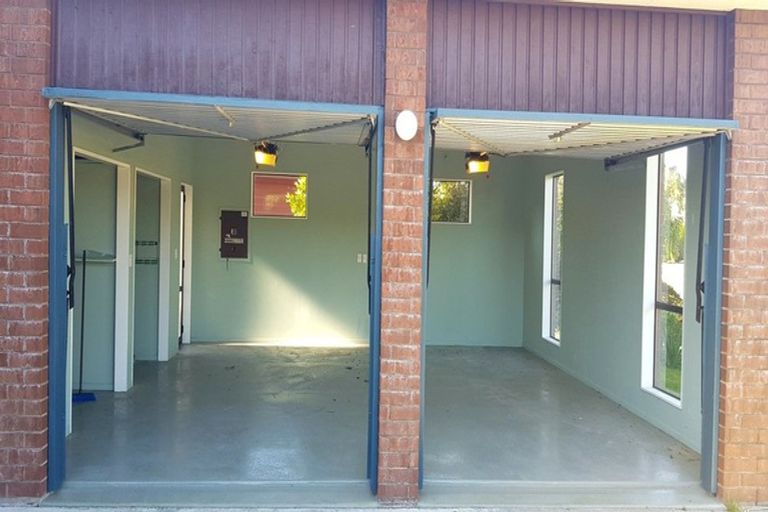 Photo of property in 17 Awanui Drive, Waikanae, 5036