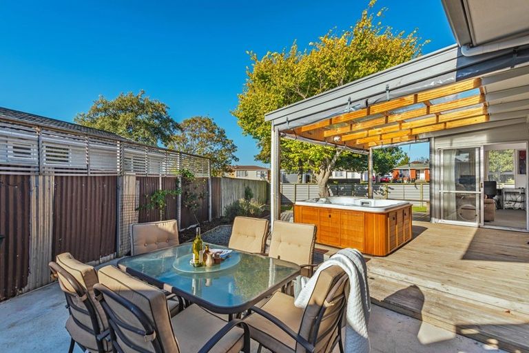 Photo of property in 12 Robinson Crescent, Westbrook, Palmerston North, 4412