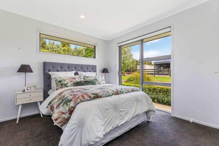 Photo of property in 890 Findlay Road, Pukorokoro / Miranda, Miranda, 2473